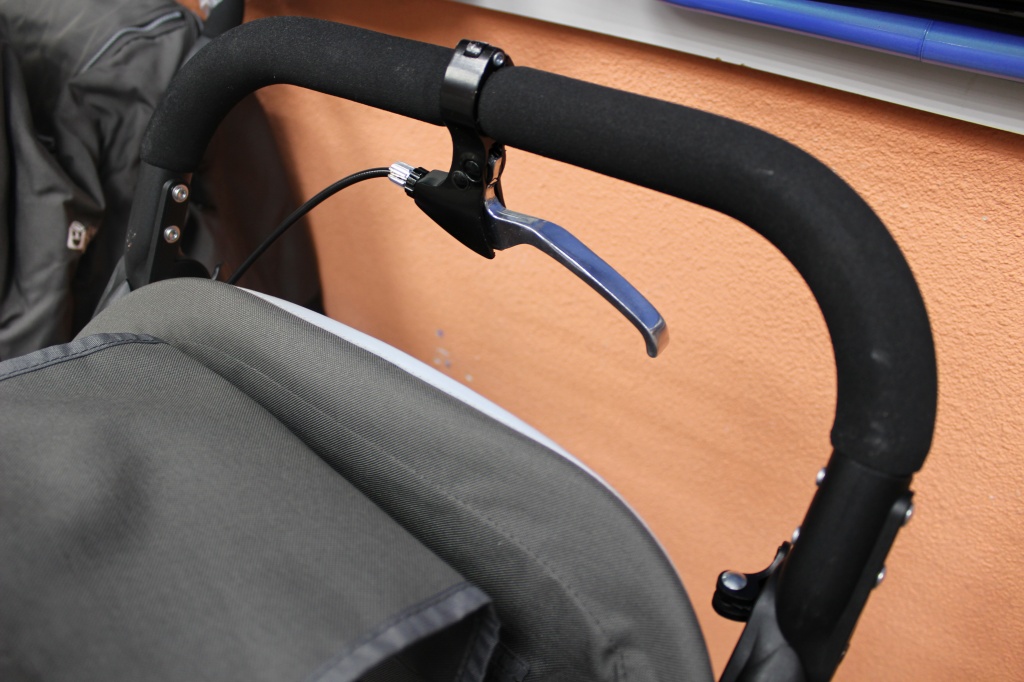 коляска с ручным тормозом1.JPG